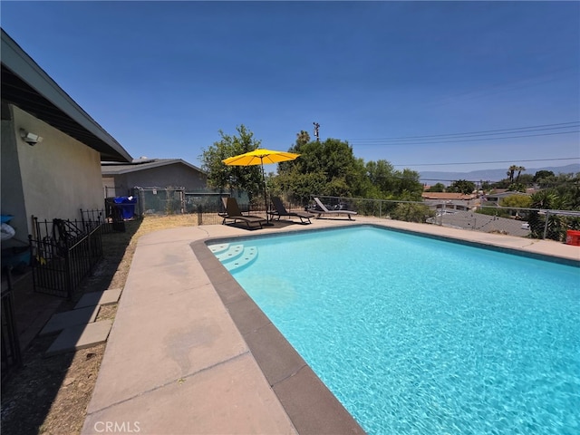 11815 Arliss Way, Grand Terrace, CA 92313 - view of pool with a fenced backyard and a patio area