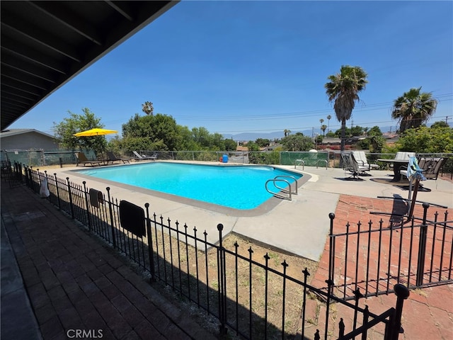 11815 Arliss Way, Grand Terrace, CA 92313 - community pool with a patio area