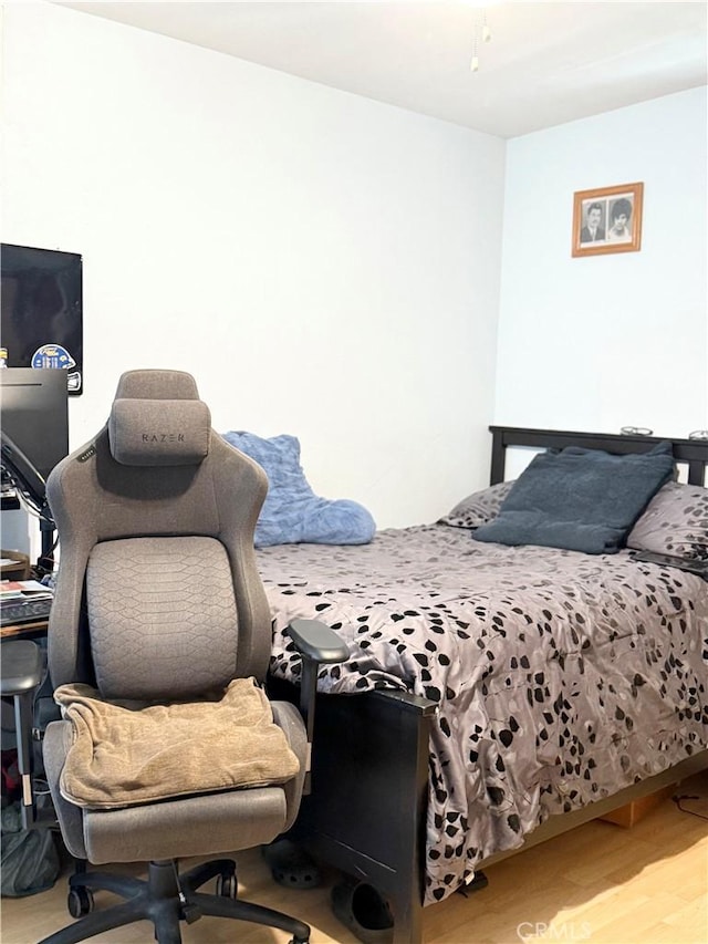 516 N Brand Blvd, San Fernando, CA 91340 - bedroom with wood finished floors