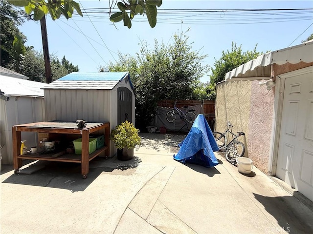 516 N Brand Blvd, San Fernando, CA 91340 - view of patio / terrace with a storage unit