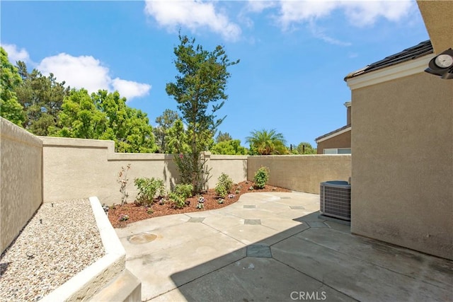 120 Rue Monet, Lake Forest, CA 92610 - fenced backyard with a patio