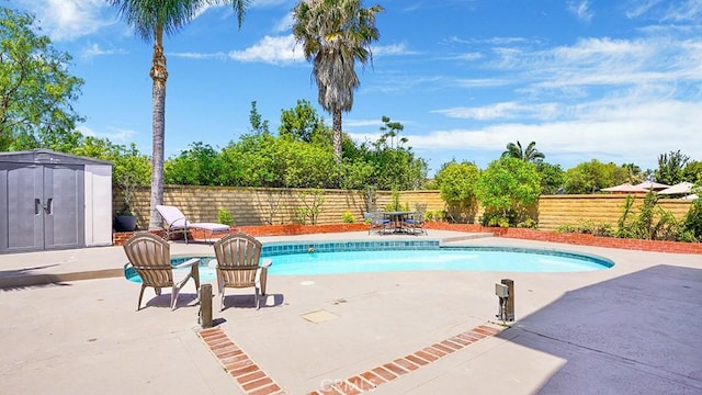 25866 Greenhill, Lake Forest, CA 92630 - view of swimming pool featuring a patio and a fenced backyard