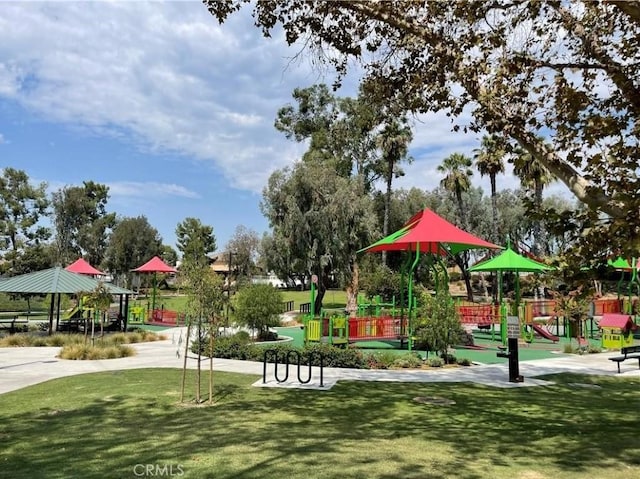 25866 Greenhill, Lake Forest, CA 92630 - surrounding community with a lawn and a gazebo