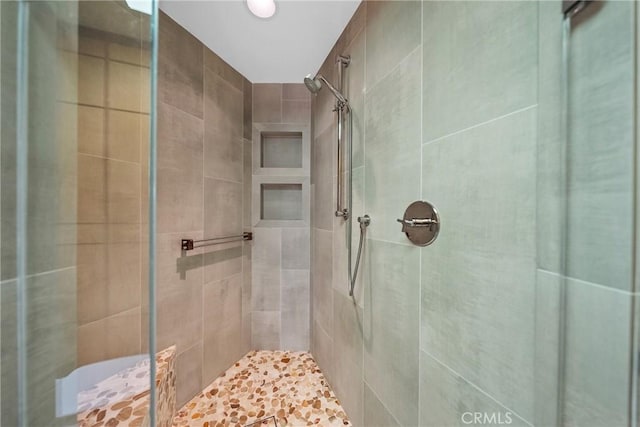 1372 Morningside Dr, Laguna Beach, CA 92651 - full bathroom featuring a stall shower