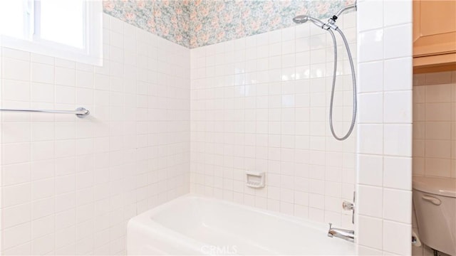 5449 E Fairbrook St, Long Beach, CA 90815 - full bathroom with bathing tub / shower combination and wallpapered walls