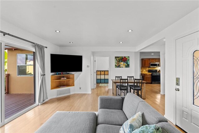637 Sunnyhill Dr, Los Angeles, CA 90065 - photo 9