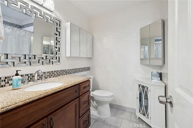 301 W Loraine St Unit 3, Glendale, CA 91202 - full bathroom featuring tile patterned floors, vanity, a shower with curtain, and backsplash