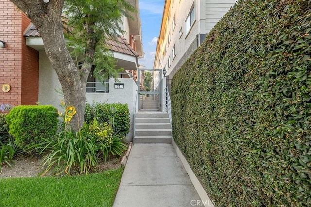 301 W Loraine St Unit 3, Glendale, CA 91202 - view of property's community with a gate