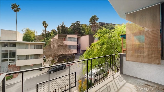 4431 Don Ricardo Dr Unit 20, Los Angeles, CA 90008 - view of balcony