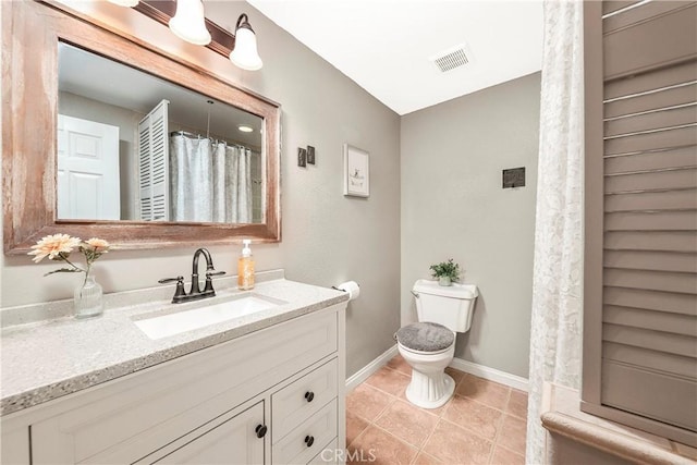 33430 133rd St E, Pearblossom, CA 93553 - full bath with vanity and tile patterned flooring