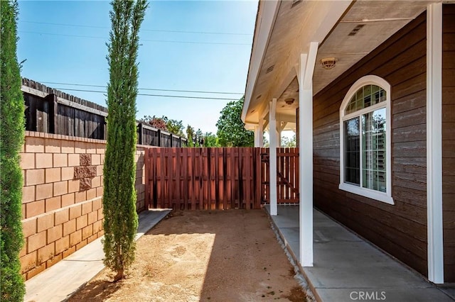 33430 133rd St E, Pearblossom, CA 93553 - view of patio