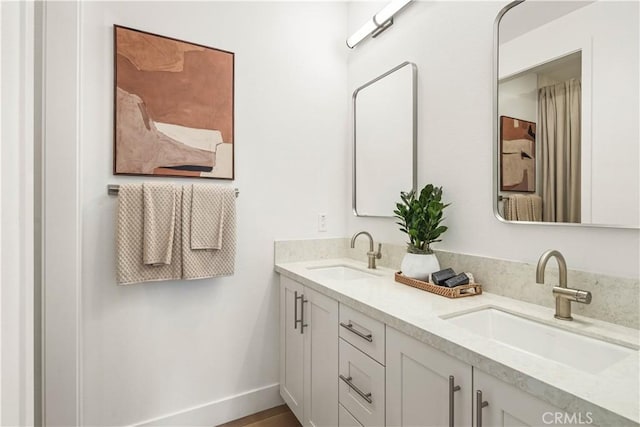 4836 Arroyo Run, Moorpark, CA 93021 - full bath featuring double vanity and baseboards