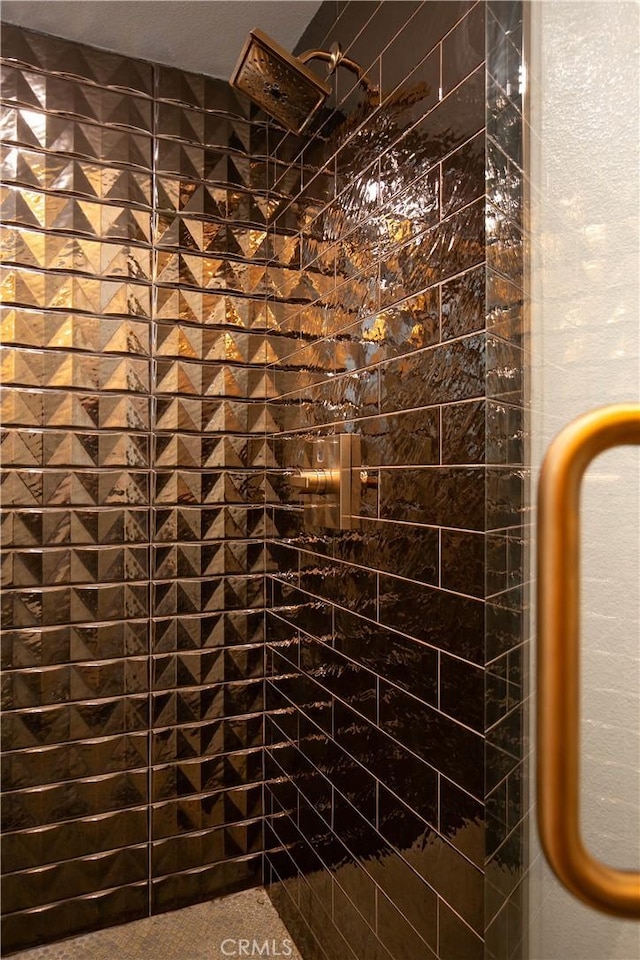 19680 Griffith Dr, Saugus, CA 91350 - full bathroom featuring a tile shower