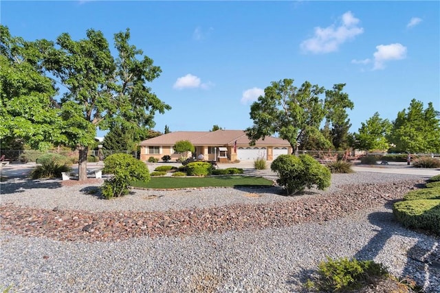 14908 Dakota Rd, Apple Valley, CA 92307 - ranch-style home featuring a garage