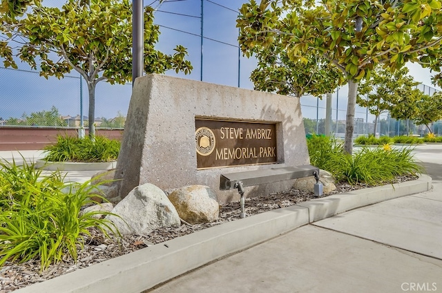 373 W Pebble Creek Ln, Orange, CA 92865 - view of community sign