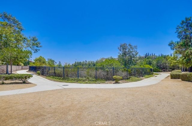 373 W Pebble Creek Ln, Orange, CA 92865 - surrounding community