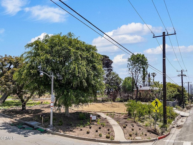 900 E Mount Curve Ave, Altadena, CA 91001 - photo 3