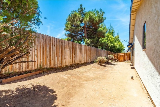 37224 Halfmoon Dr, Palmdale, CA 93550 - view of fenced backyard