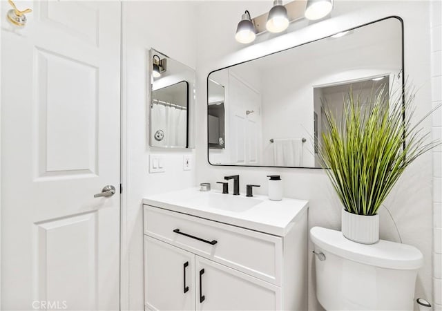 1442 Brett Pl Unit 31, San Pedro, CA 90732 - bathroom with toilet and vanity