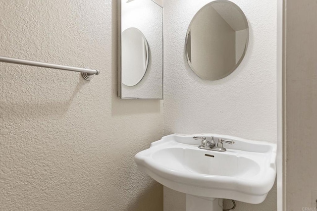 8041 Lomand Ct, Sacramento, CA 95828 - bathroom with a sink
