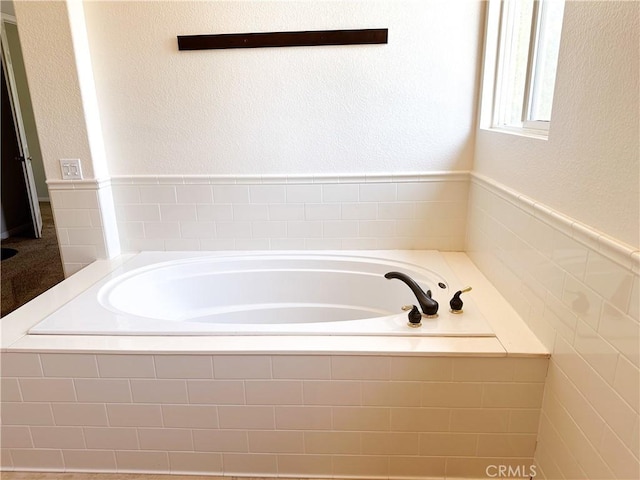 1073 Peter Christian Cir, Corona, CA 92881 - full bath featuring a bath