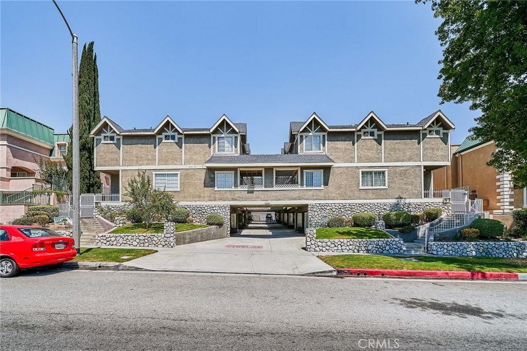 2231 Montrose Ave Unit 8, Montrose, CA 91020 - photo 1