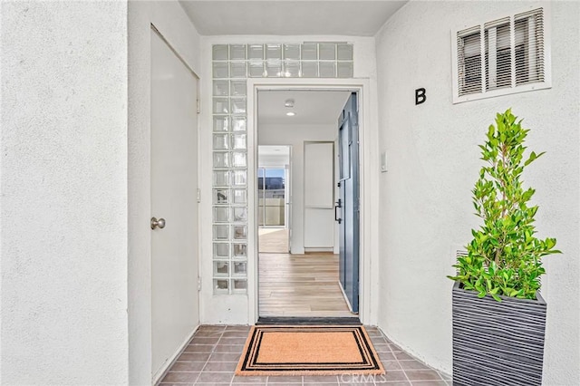 4216 Highland Ave Unit B, Manhattan Beach, CA 90266 - property entrance with stucco siding
