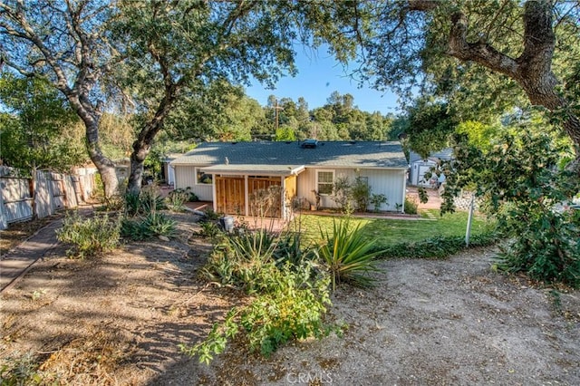 7695 Valle Ave, Atascadero, CA 93422 - ranch-style house with a sunroom