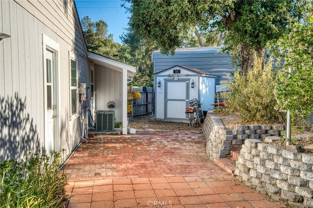 7695 Valle Ave, Atascadero, CA 93422 - view of patio featuring a storage shed
