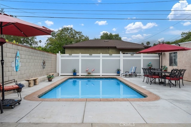 2415 Casa Grande St, Pasadena, CA 91104 - view of swimming pool with a patio and a fenced backyard