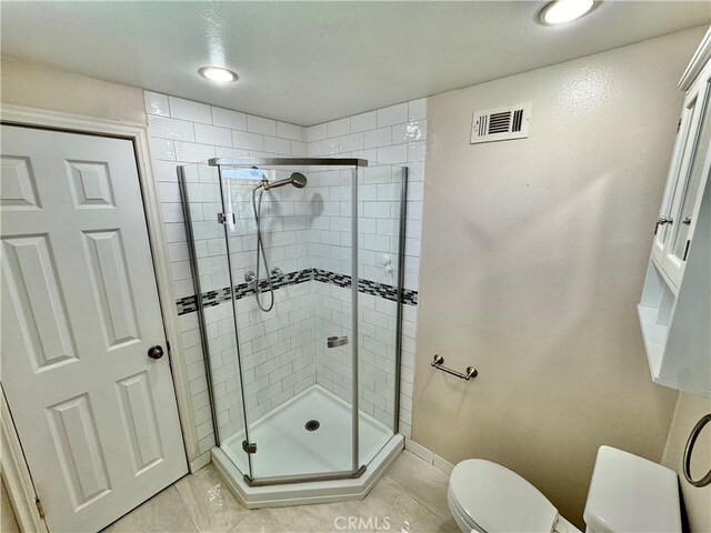 3425 Clifton Ave, Highland, CA 92346 - full bathroom featuring a stall shower and recessed lighting