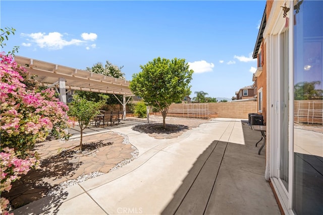 7265 Excelsior Dr, Eastvale, CA 92880 - fenced backyard featuring a patio, a pergola, and outdoor dining space