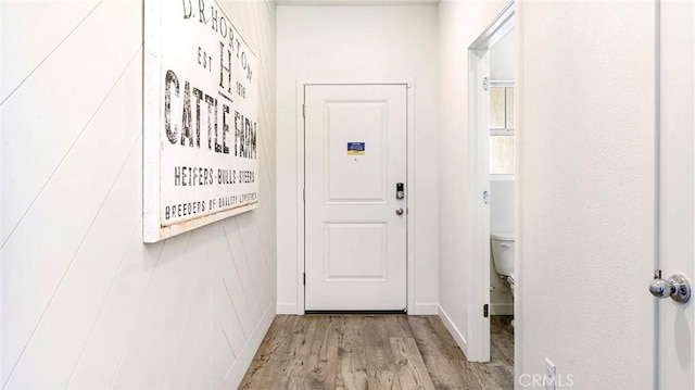 766 Pico Pl, Chico, CA 95928 - entryway featuring wood finished floors and baseboards
