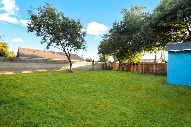 934 W Calora St, San Dimas, CA 91773 - view of fenced backyard