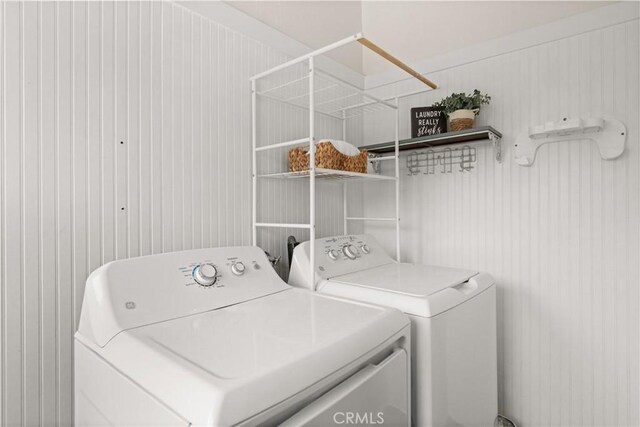 375 E 1st Ave, Chico, CA 95926 - laundry area with independent washer and dryer