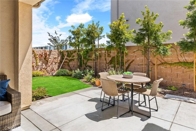 27636 S Evergreen Pl, San Pedro, CA 90732 - fenced backyard with outdoor dining area and a patio area