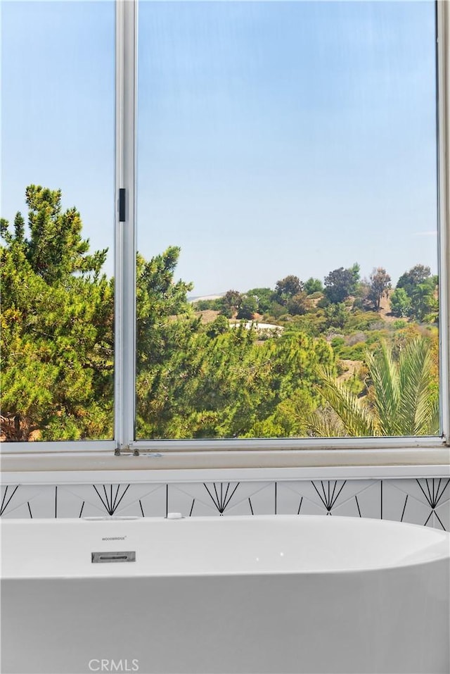 1213 Via Visalia, San Clemente, CA 92672 - bathroom view of a soaking tub