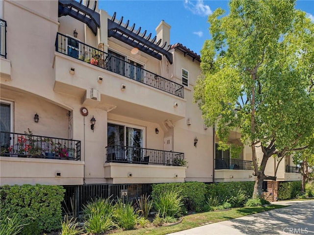 5753 White Oak Ave Unit 3, Encino, CA 91316 - view of building exterior