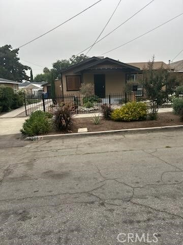 1388 N Lugo Ave, San Bernardino, CA 92404 - bungalow featuring concrete driveway