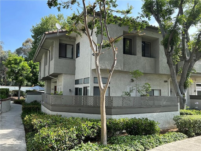 45 Willowcrest Ln, Pomona, CA 91766 - back of house with stucco siding
