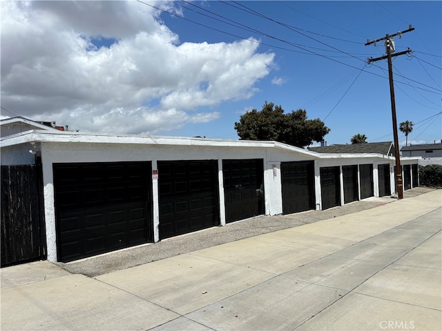 989 W 2nd St, San Pedro, CA 90731 - view of garage