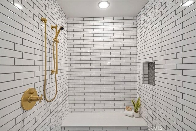 1987 Windover Rd, Pasadena, CA 91107 - full bathroom with tiled shower