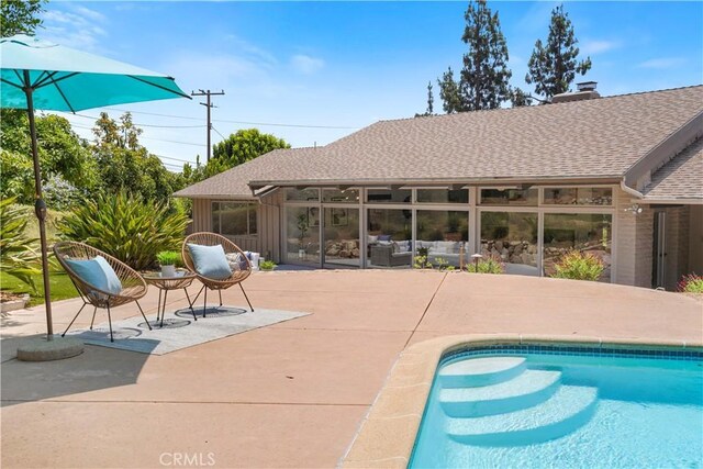 1987 Windover Rd, Pasadena, CA 91107 - swimming pool featuring a patio area