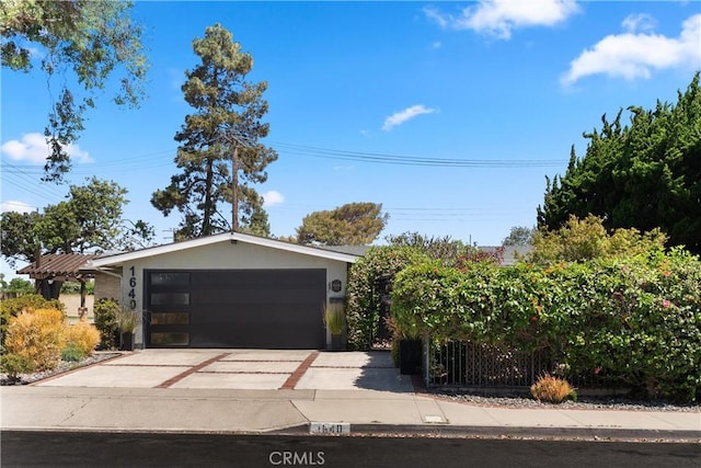 1640 Corsica Pl, Costa Mesa, CA 92626 - garage featuring driveway