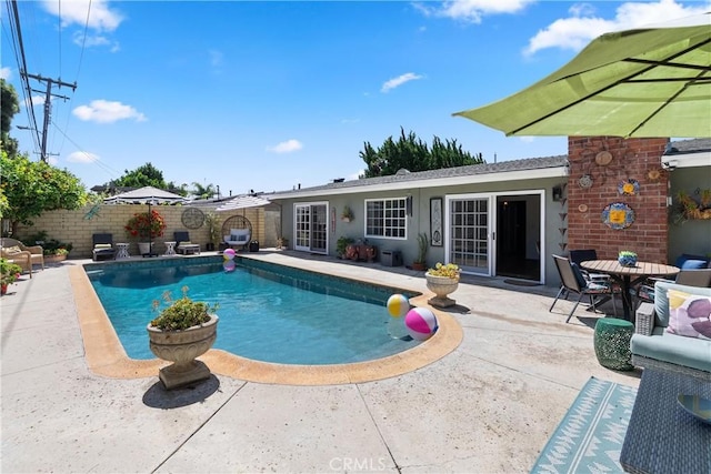 1640 Corsica Pl, Costa Mesa, CA 92626 - view of swimming pool featuring a patio area and a fenced backyard
