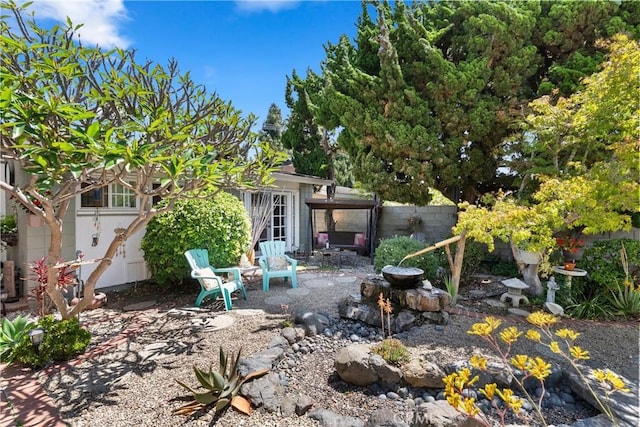 1640 Corsica Pl, Costa Mesa, CA 92626 - view of yard with a patio area