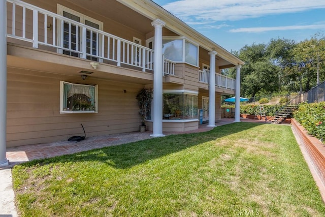 748 S Walnut Ave, San Dimas, CA 91773 - view of yard featuring a balcony