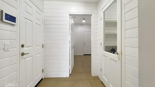 32420 Apricot Tree Rd, Winchester, CA 92596 - hall featuring light tile patterned floors