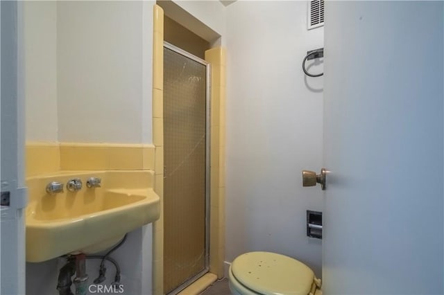 1725 Turnbull Canyon Rd, Hacienda Heights, CA 91745 - bathroom with a shower stall and toilet