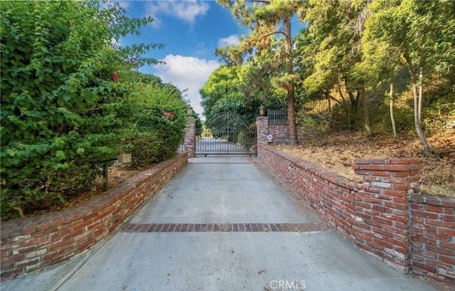 330 N Madison Ave, Monrovia, CA 91016 - view of gate